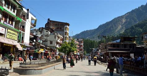 Mall Road: The Heartbeat of Manali - Discover Kullu Manali