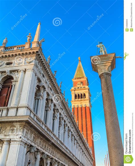 Piazza San Marco with Campanile, Basilika San Marco and Doge Palace ...