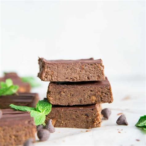 Vegan No Bake Mint Chocolate Protein Bars • Fit Mitten Kitchen