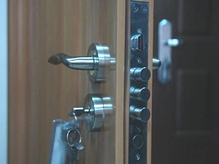 Металлические двери Челябинск стальные входные двери замки Челябинск ригели