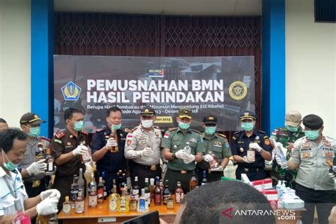 Bea Cukai Entikong Musnahkan Ratusan Barang Ilegal Antara News