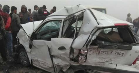 Lucknow Agra Expressway Accident Dozen Injured After Car Pile Up In