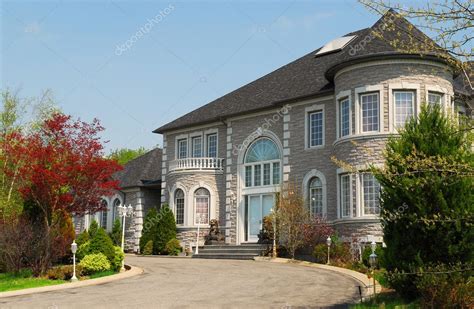 Executive home – Stock Editorial Photo © elenathewise #4824523