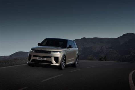 Range Rover Sport Sv La Sportiva Vestita Da Suv