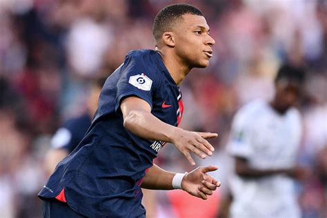 Foot PSG Mbappé présenté à Madrid le secret se lève Foot 01