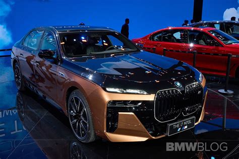 Bmw I7 M70 Flaunts Liquid Coppersapphire Black Paint In Live Photos