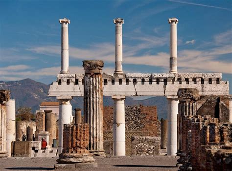 Pompeii and Amalfi Coast excursion from port – Amalfi Coast Epic Tours