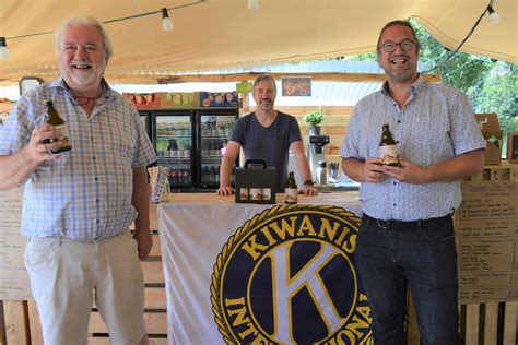 Kiwanis Bestelt Santhovense Tripel Voor Het Goede Doel Bij Brouwerij De