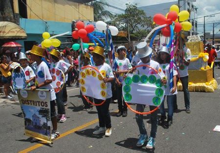 São Tomaz de Cantuária: Escola festeja aniversário de Camaçari