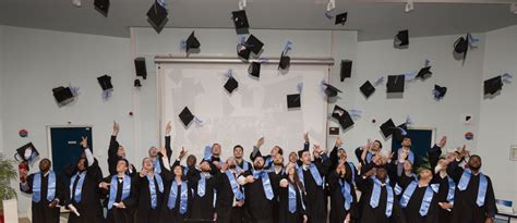 L album photos de la remise des diplômes 2023 est disponible