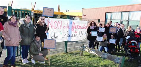 Saint Jean des Baisants Les parents d élèves se mobilisent contre la