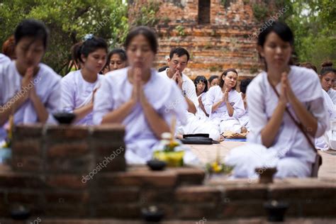 Visakha Puja Day Stock Editorial Photo © Zippar 26394495