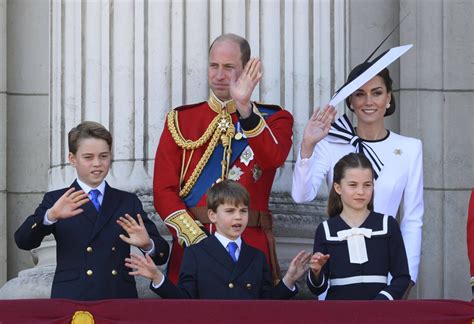 Brits Koningshuis Deelt Een Nieuw Kiekje Van Prins William Met Zijn