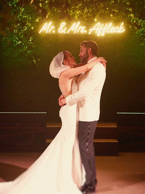 Jennifer Lopez Compartilha Fotos In Ditas De Seu Casamento Ben Affleck