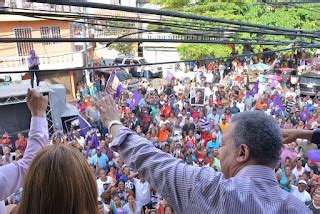 El Expresidente Leonel Fern Ndez Recorre Barrios Del Distrito Nacional