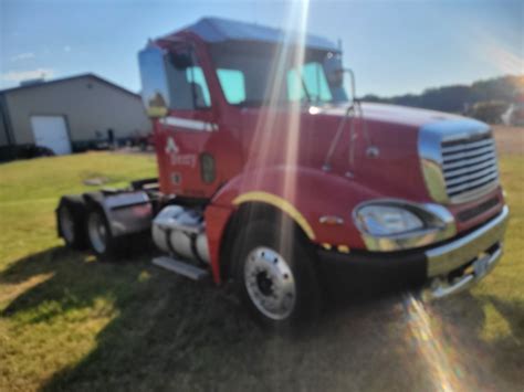 Freightliner Columbia Day Cab Nex Tech Classifieds