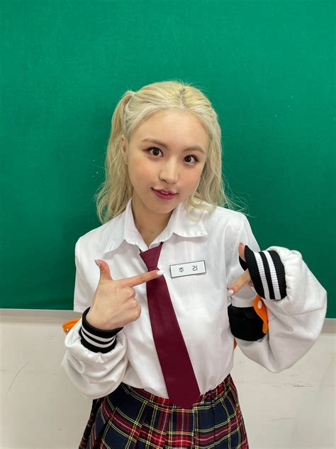 Rocking Doll On Twitter [📸] 록킹여고 비하인드🤟 1이면 2도 있다는 소리겠죠💘