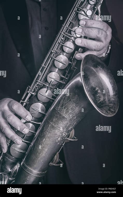 Saxophone jazz art hi-res stock photography and images - Alamy