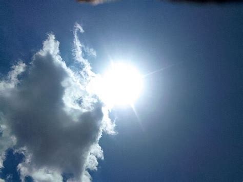 Sun Turns Blue Over Britain Experts Reveal Shocking Reason Behind This