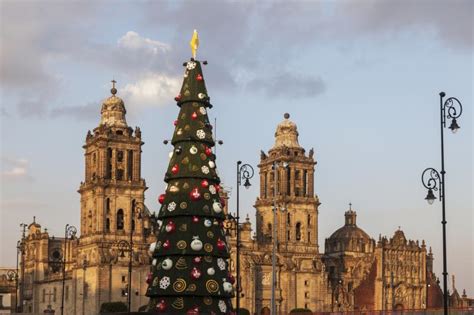 mexican christmas traditions celebrations rich  culture lovetoknow