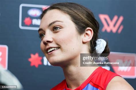 Western Bulldogs Aflw Media Opportunity Photos And Premium High Res