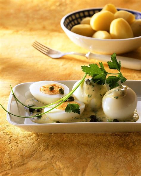 Eier Mit Senfsauce Und Kartoffeln Rezept Eat Smarter