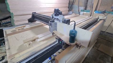 CNC CASEIRA USINANDO PORTA E BATENTES YouTube