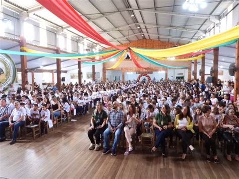 Brigada Militar Forma Crian As Em Formatura Do Proerd Em Erechim