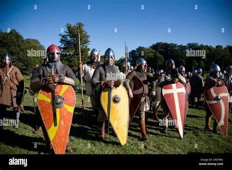 Uk England Reenactment Of 1066 Battle Of Hastings East Sussex Men