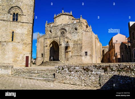 Antike Stadt Erice Stockfotos Und Bilder Kaufen Alamy