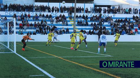 O Mirante Emblema De Vialonga Vence Na Inaugura O Do Relvado