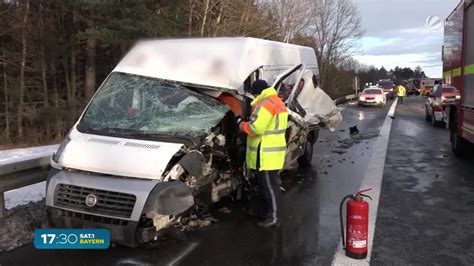 geisterfahrer unfall auf der  zwei menschen schwer verletzt sat
