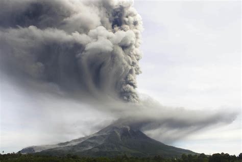 Dangerous volcanoes around the world