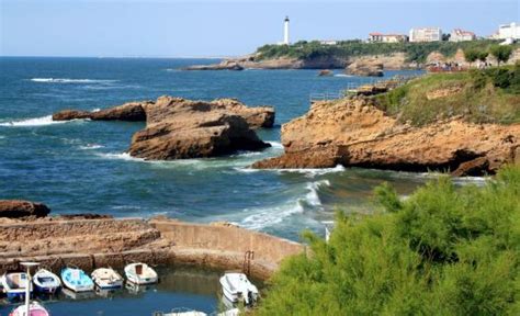 Solve Biarritz Vieux Port Et Rocher Du Basta Jigsaw Puzzle Online With