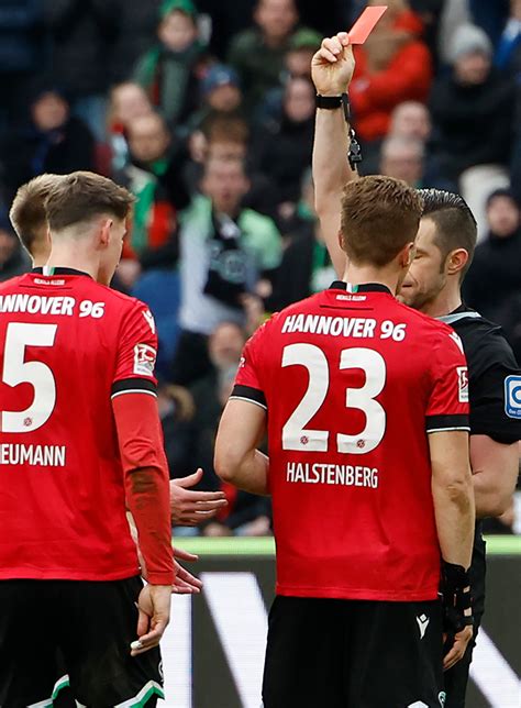 Hannover Nach Roter Karte Gegen Rostock Dfb Verk Ndet Sperre F R