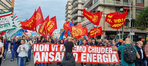 Le Segreterie Della Fisac Cgil Di Genova E Liguria Sono Al Fianco Dei