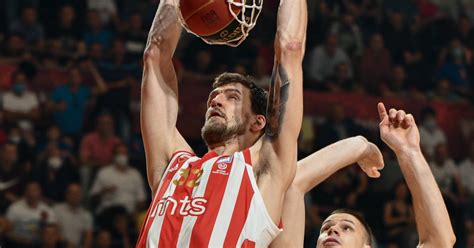 Šta od sporta nude televizije Prvi veliki derbi Zvezde i Budućnosti poneki fudbal i NFL za