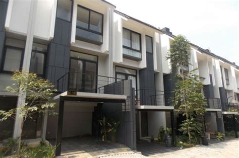 Rumah Cluster Pinggir Jalan Semi Furnish Kamar Tidur Jakarta