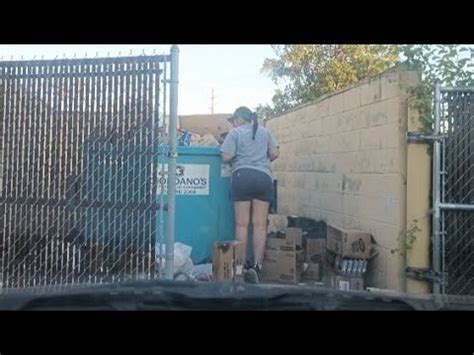 DUMPSTER DIVING DOLLAR GENERAL THREW OUT FULL CASES OF FROZEN FOODS