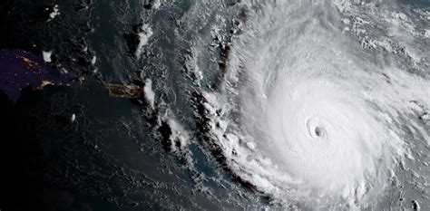 El huracán Irma toca tierra en islas del Caribe con efectos catastróficos