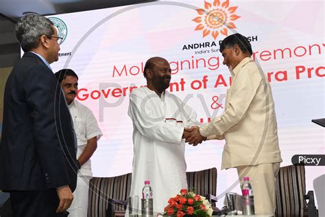 Image Of Hcl Founder And Chairman Shiv Nadar With Former Ap Chief