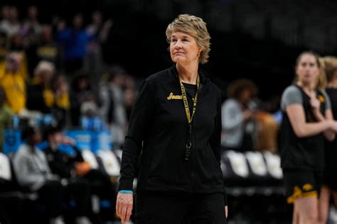 Iowa’s Lisa Bluder receives 2-year extension through 2029: What it ...