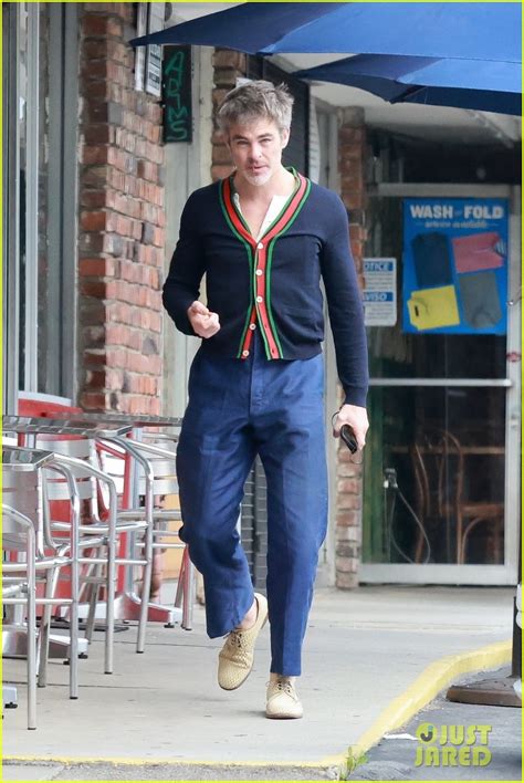 Chris Pine Shows Off His Cool Style While at Lunch with a Friend: Photo ...