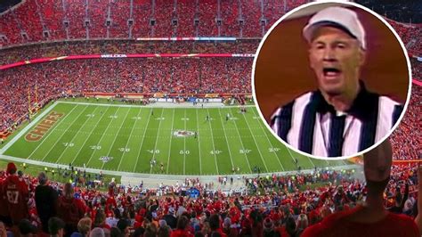 Nfl Schiri Bittet Fans Der Kansas City Chiefs Nicht So Laut Zu Sein