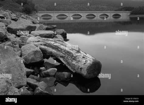 Ladybower reservoir bridge Black and White Stock Photos & Images - Alamy