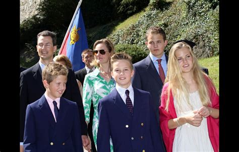 Photo Le Prince Alois Et La Princesse Sophie Avec Leurs Quatre