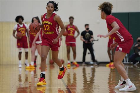 Stanford Transfer Indya Nivar Commits to UNC Women's Basketball