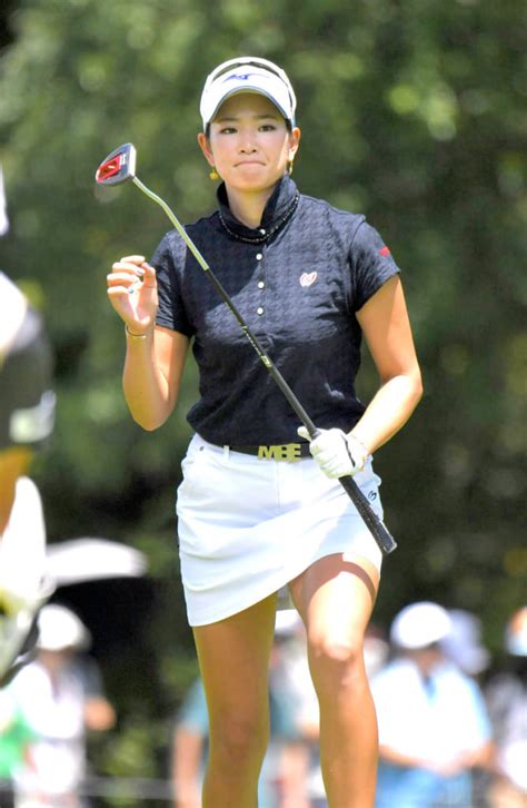 美人プロ原英莉花が急失速 ちょうど1年前にプロ合格の稲見萌寧が首位 Golf報知