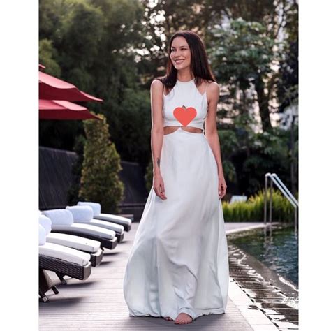 Seksinya Penampilan Sophia Latjuba Saat Pakai Bikini Di Pantai Bikin Iri Para Netizen Pos