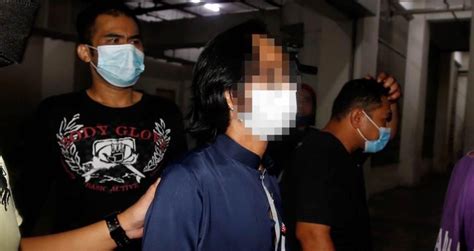 Penyanyi Mengaku Tidak Bersalah Cederakan Bekas Isteri